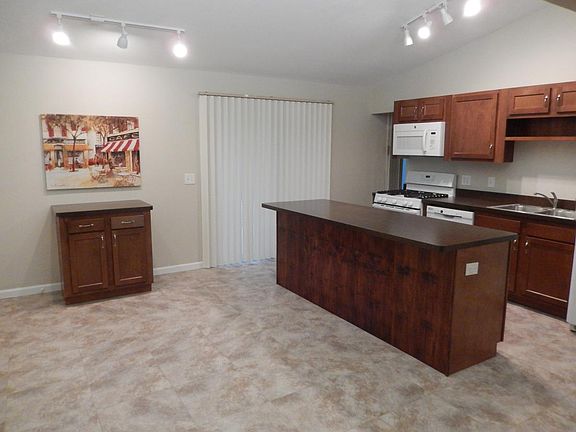 kitchen/dining