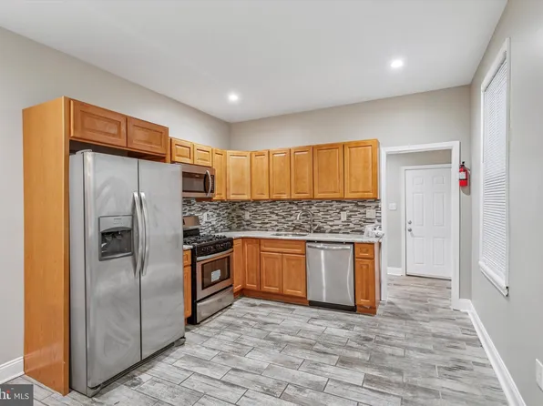 1677 Dyre St, Philadelphia, PA 19124