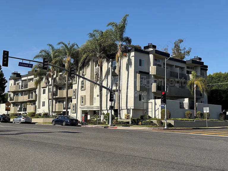 Laurel Canyon, 4500 — Photo 25
