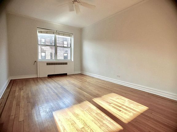 3rd image of 100 Bennett Ave APT 5H