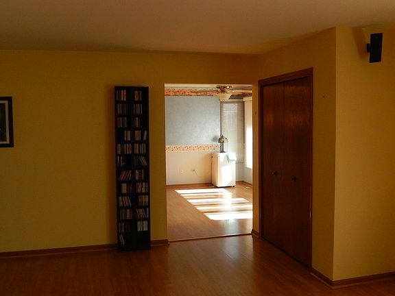 4th image of 10800 S Long Ave