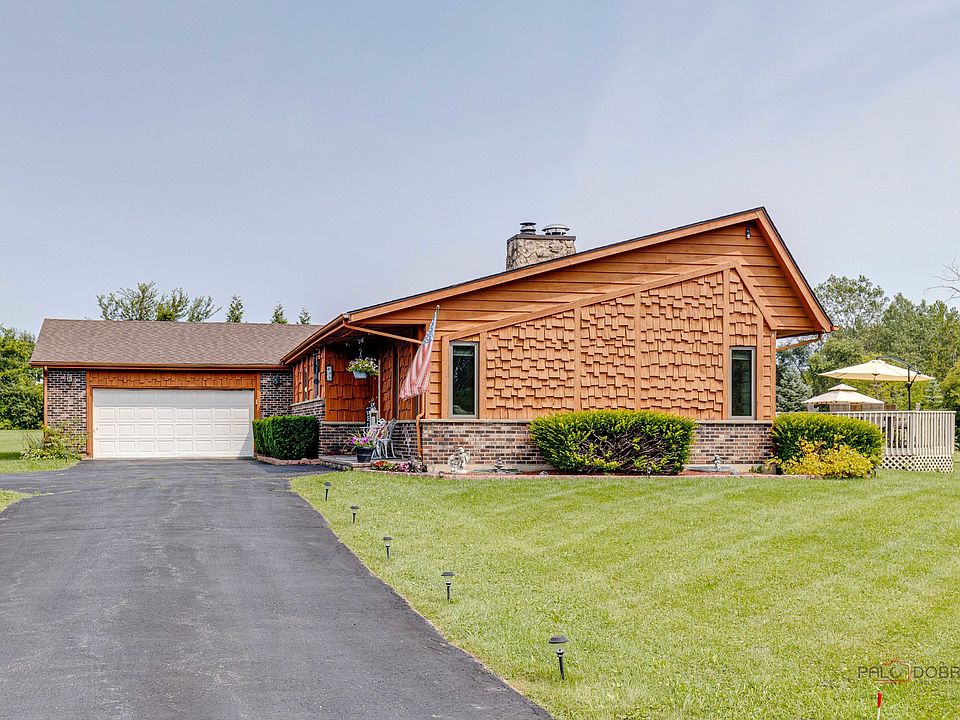 1st image of 635 Meadow Ln