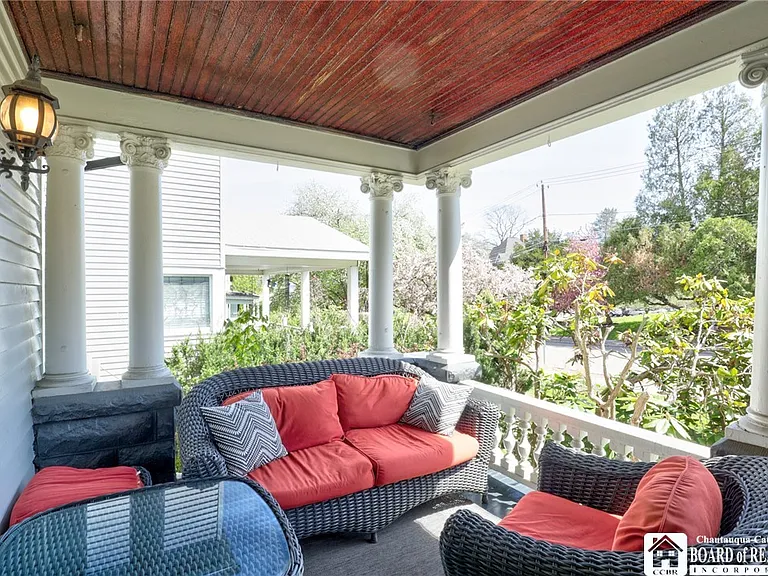 98 Forest Ave — Photo 41