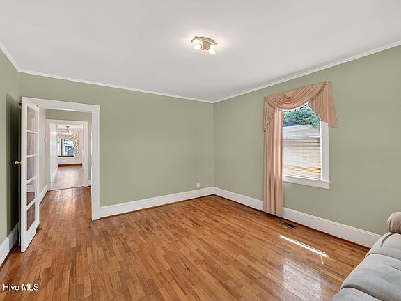 4th image of 138 Victoria Drive