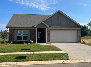 8222 Cedar Crest Ln, Louisville, KY 40291