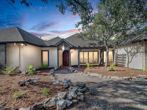 815 Oxen Trl, Fredericksburg, TX 78624