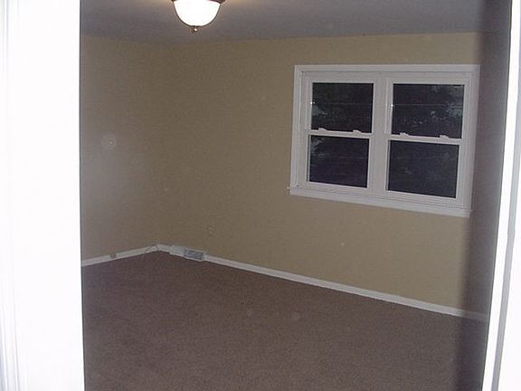 APT B Master Bedroom