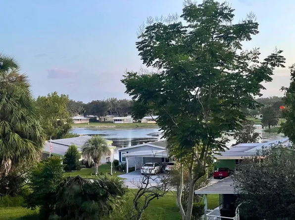 120 W Pine Dr, Lady Lake, FL 32159