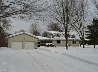 220 E Riley Thompson Rd, Muskegon, MI 49445