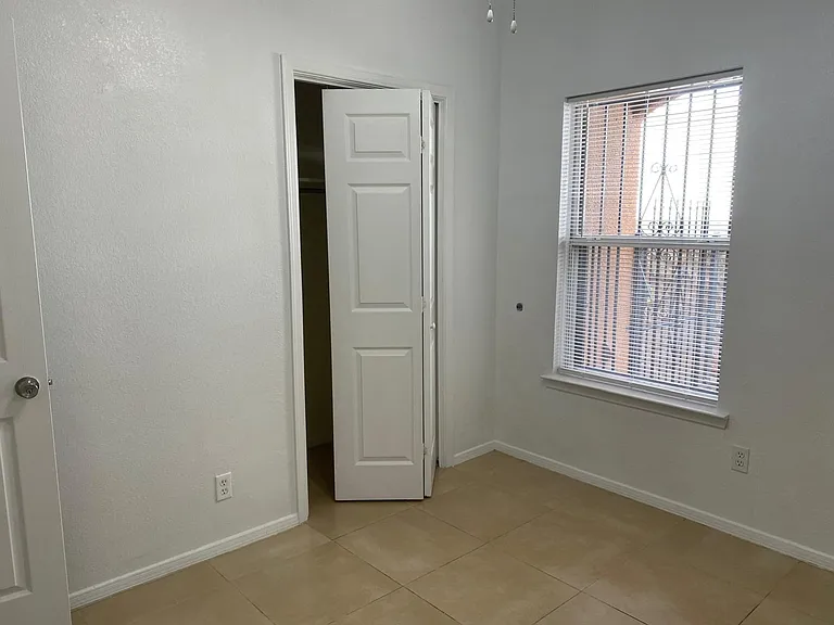 2150 King James Pl #1 — Photo 11