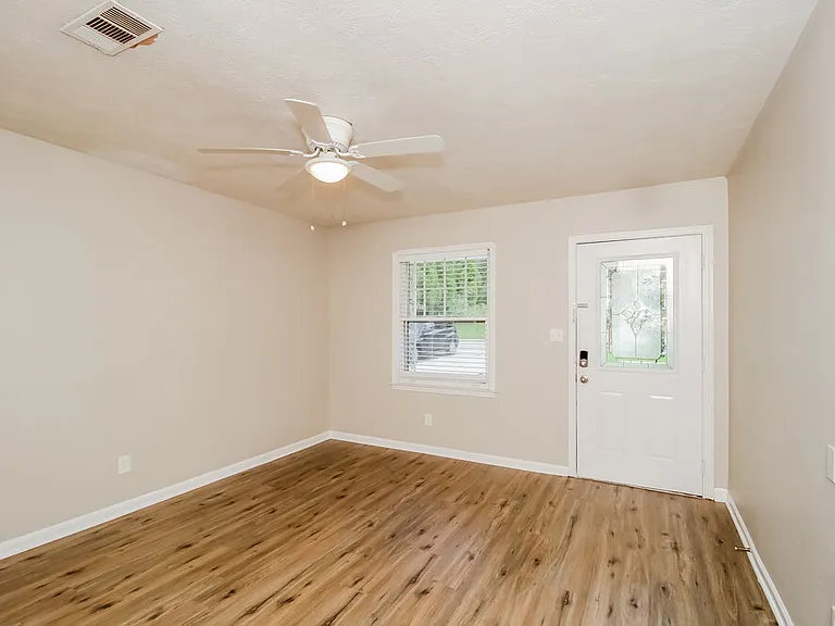 6325 Wellington Way — Photo 6