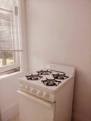 5th image of 312 Woodward Ave APT 9