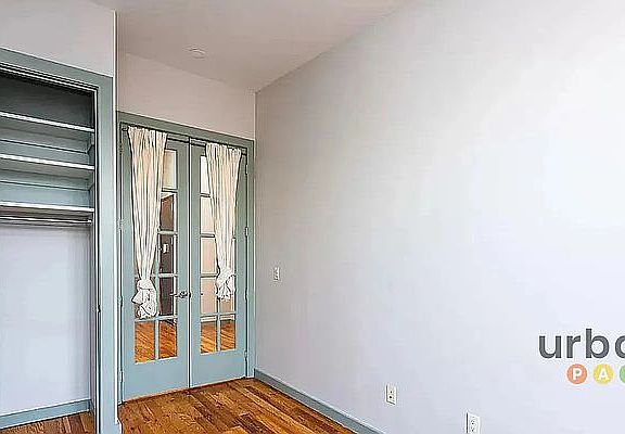 5th image of 307 Harman St #2Q