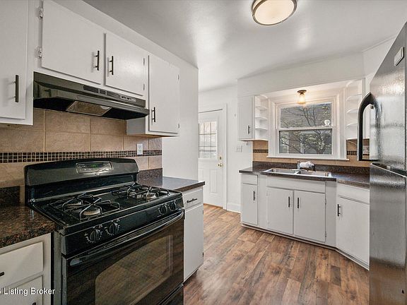 4th image of 404 Christopher Pl