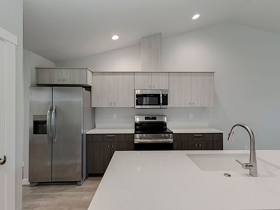 4th image of 15671 N Exeter Way