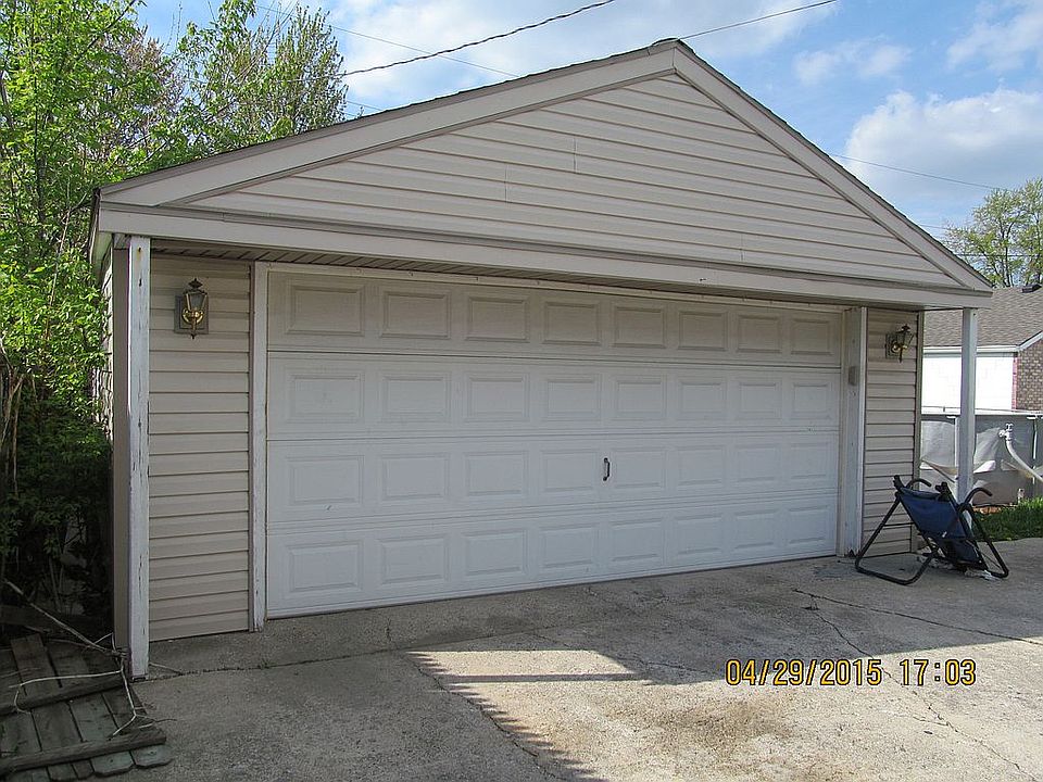 2nd image of 5418 E 19th St