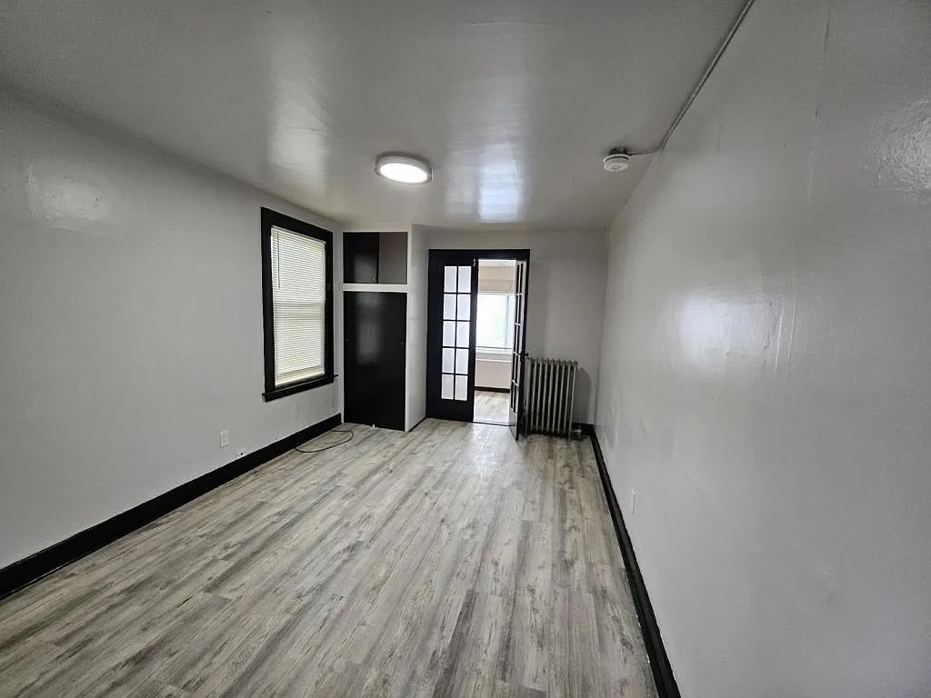 947 Maple Ave — Photo 1
