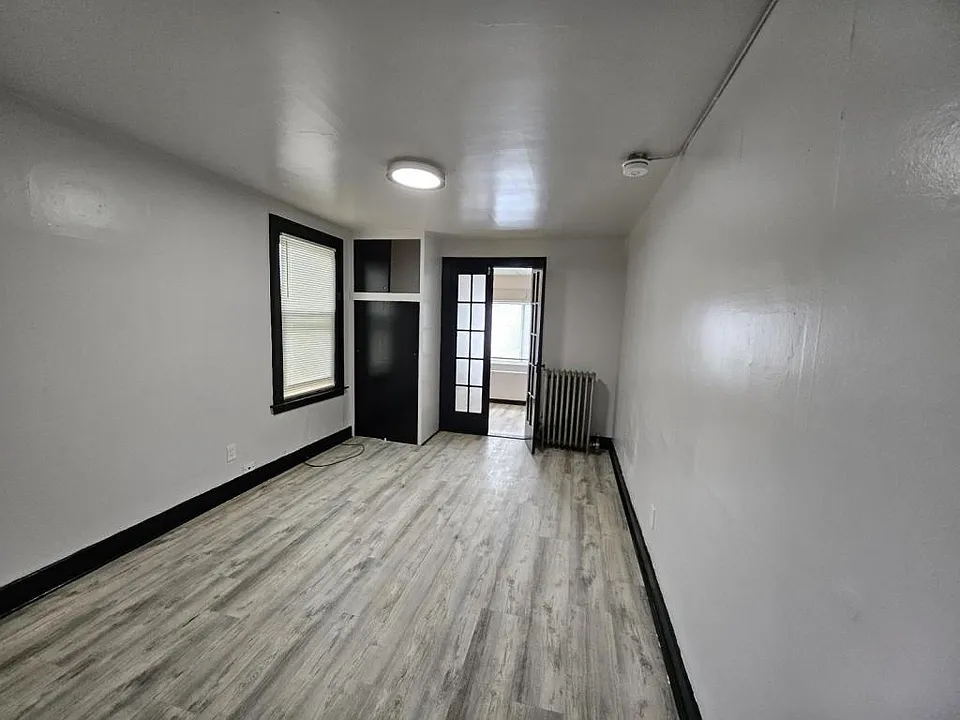 947 Maple Ave