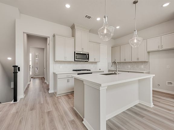 2nd image of 8127 Challenger Ln