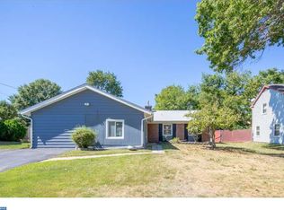 31 Bradford Ln, Willingboro, NJ 08046