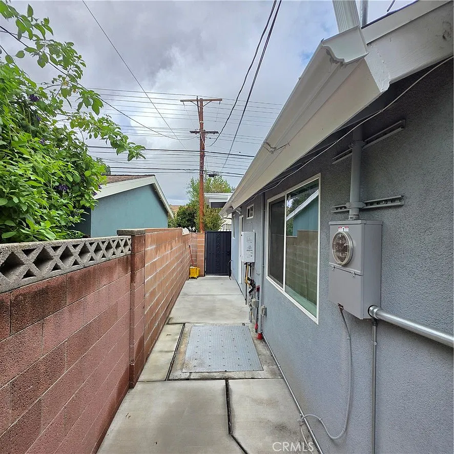 2 bed, 620 sqft, $2,600 — Photo 2