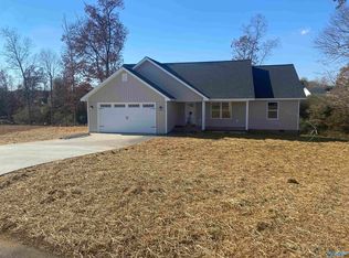 63 Dogwood Ln, Rainsville, AL 35986