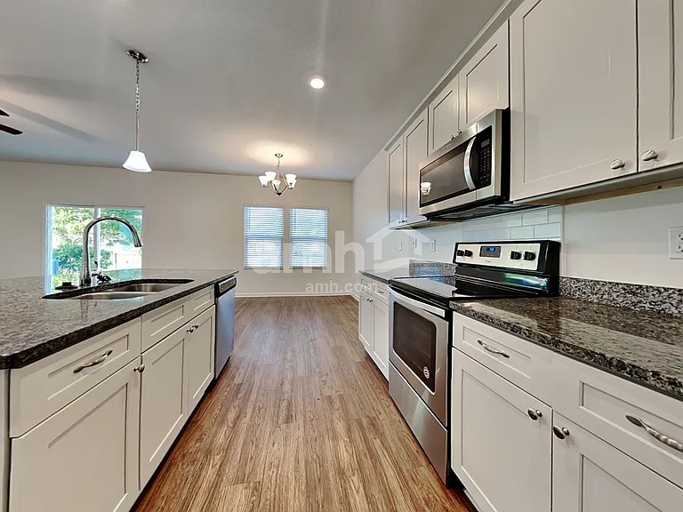 155 E Jayce Way — Photo 3