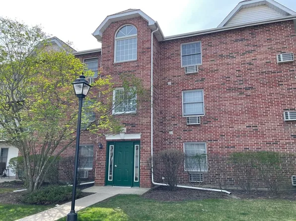 531 Leah Ln, Woodstock, IL