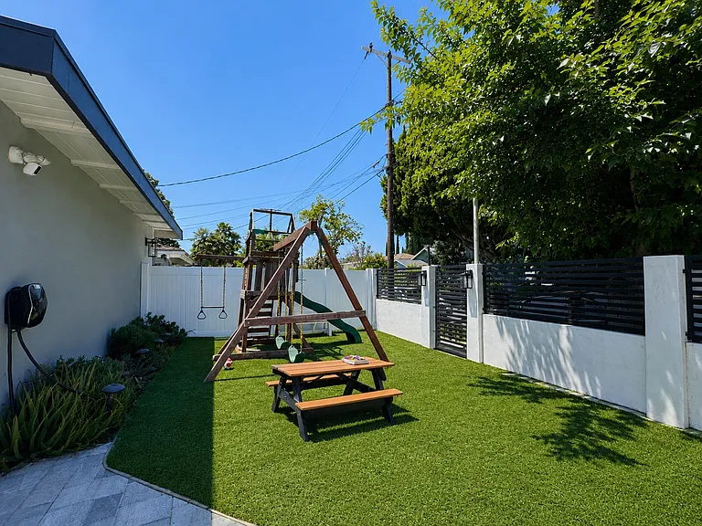 5920 Wilkinson Ave — Photo 2