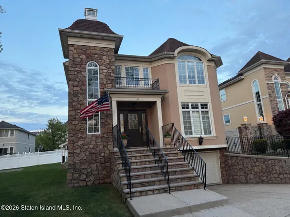 41 Saint Edward Ln, Staten Island, NY 10309