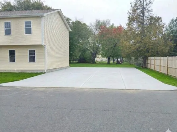 46 Irving Ave, East Providence, RI 02914