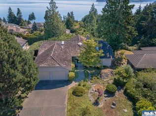 563 Pioneer Dr, Port Ludlow, WA 98365