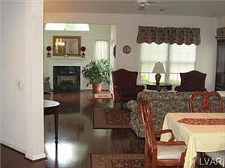 2nd image of 137 Glenmoor Cir