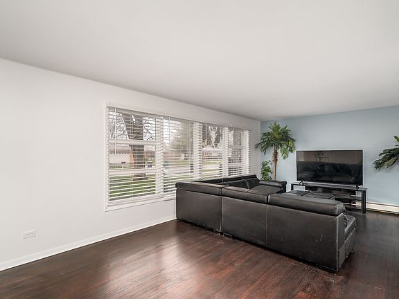 3rd image of 8625 W 144th Pl