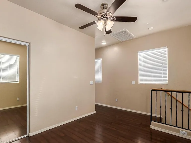 900 W Aspen Way — Photo 8