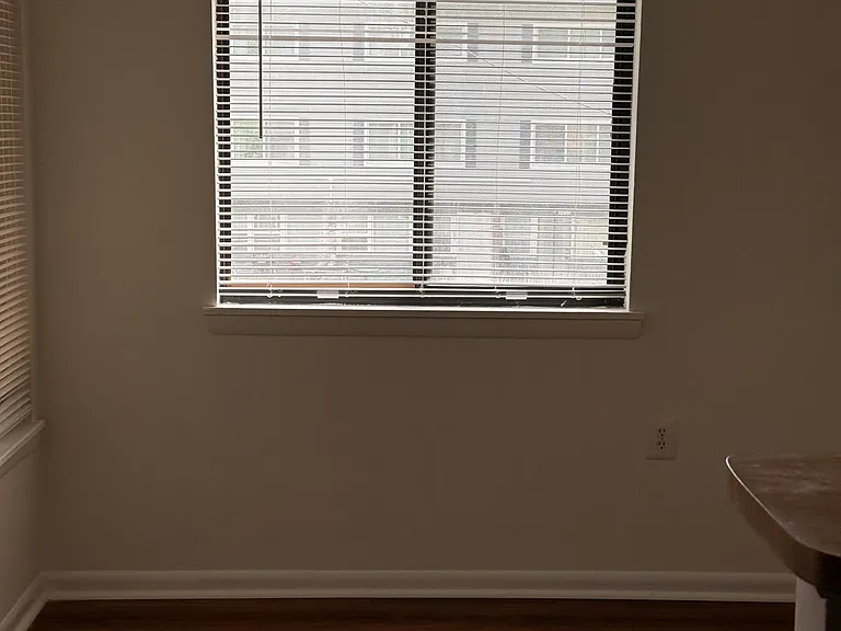 2842 Dover Ln #304 — Photo 2