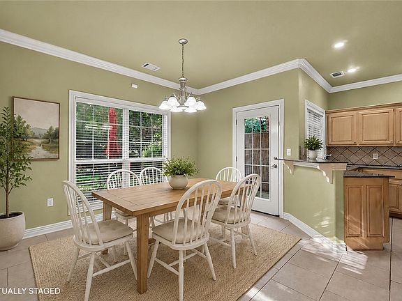 5th image of 2572 E Turtle Creek Dr