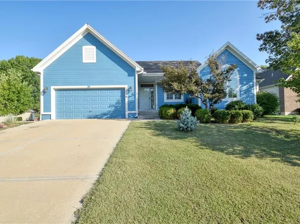10506 W 49th Pl, Shawnee, KS 66203