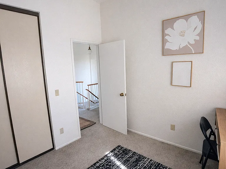 45136 Watford Ave — Photo 4