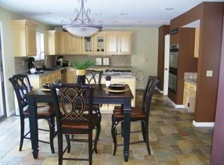 748 Cedar Field Ct, Chesterfield, MO