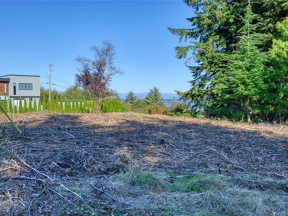 1st image of 7195 Rupert St