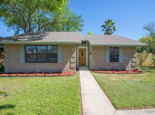 112 Vanham St, Uvalde, TX 78801