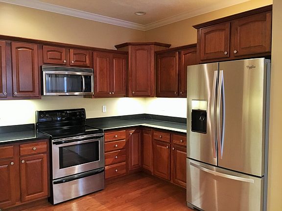 5th image of 655 Yorkland Way