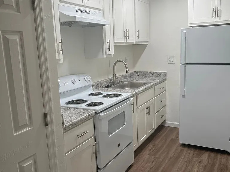 510 W Sahuaro St — Photo 4