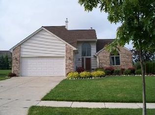 2425 Chestnut Cres, Saline, MI 48176
