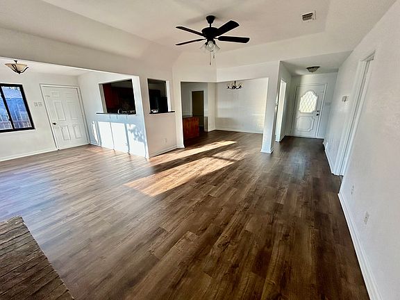 5th image of 7037 Yorkston St