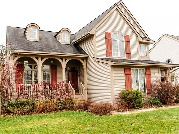 3rd image of 5647 Versailles Ave