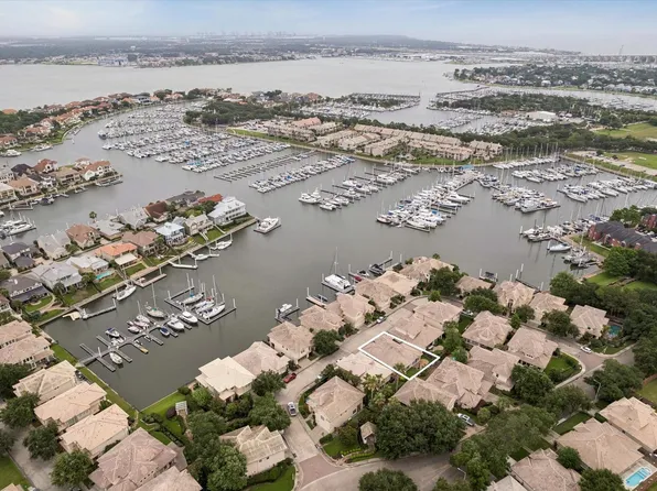 316 Harborside Cir, League City, TX 77573