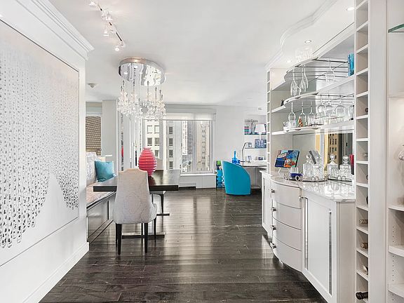 3rd image of 200 Central Park S APT 26B