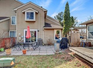 61 Cherrywood Dr, Somerset, NJ 08873